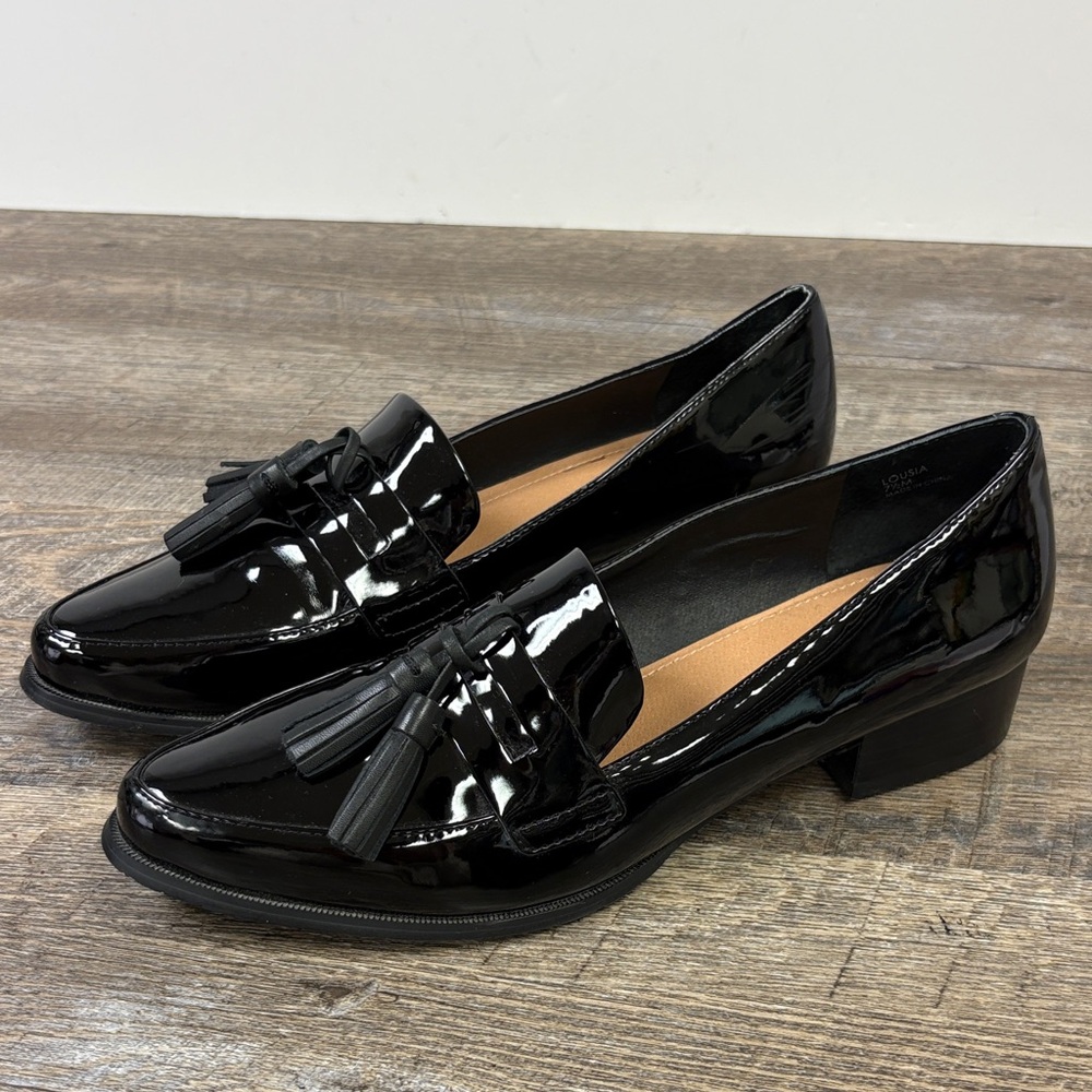 Tahari “Louisa” Black Patent Tassel Loafers (Size 7.5M)